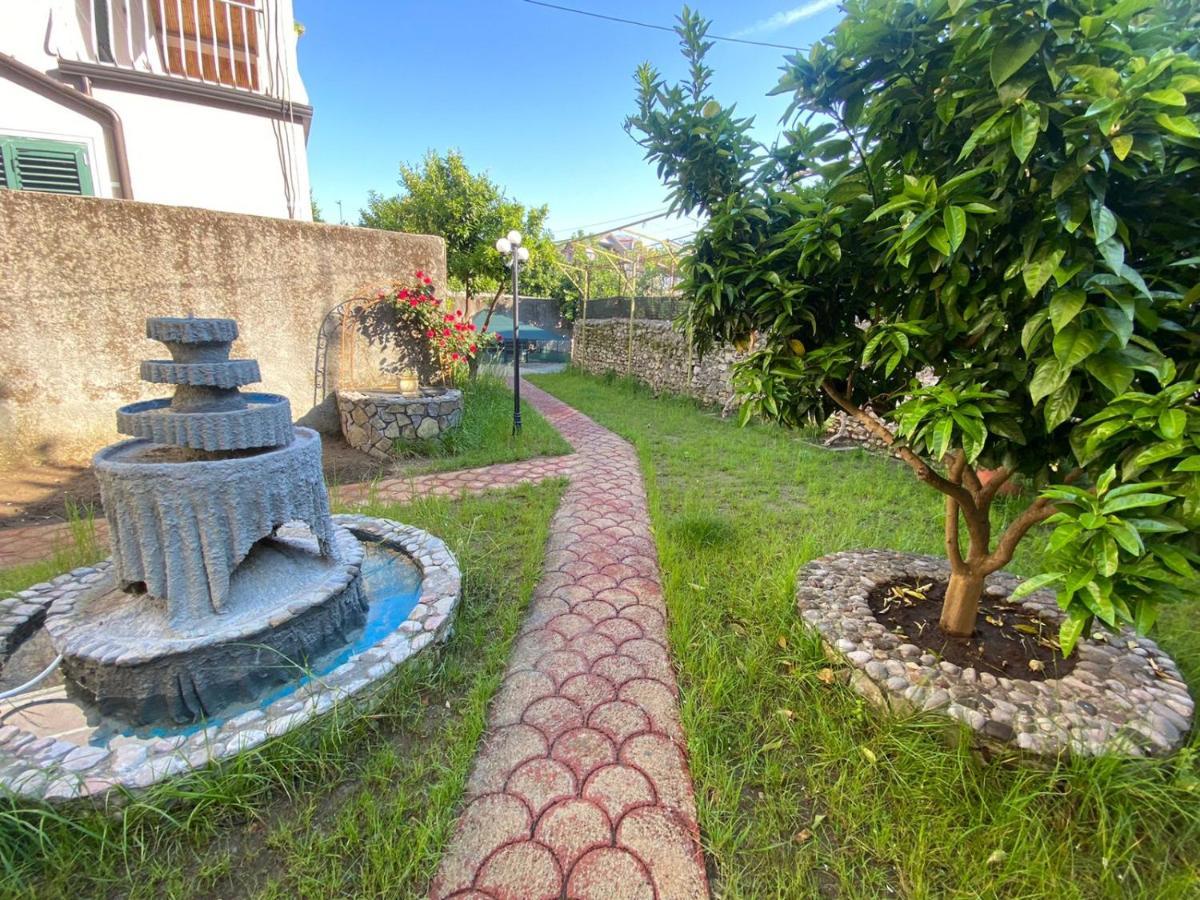 Gather Inn Guest House Shkoder Exterior photo